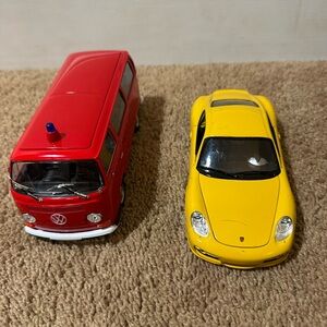 Welly 1/24 Diecast Volkswagen Type 2 Bus Red Porsche Cayman S Yellow